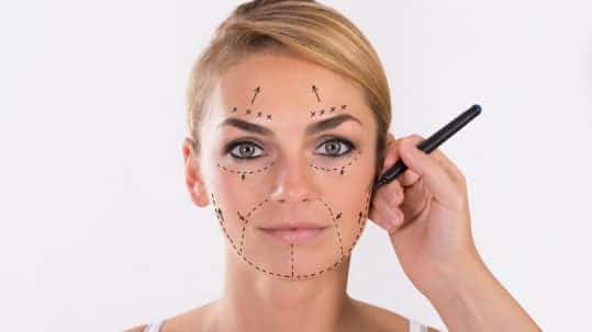 Facelift Recovery: What to Expect After You Go Home